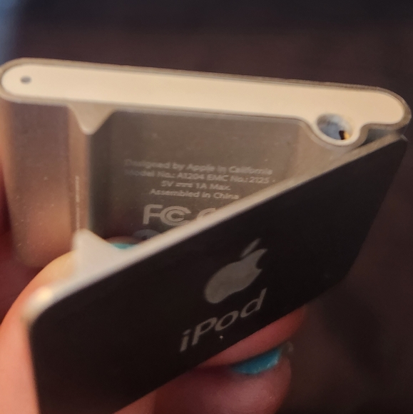 IPod shuffle 2nd generation with charging port - Picture 6 of 6